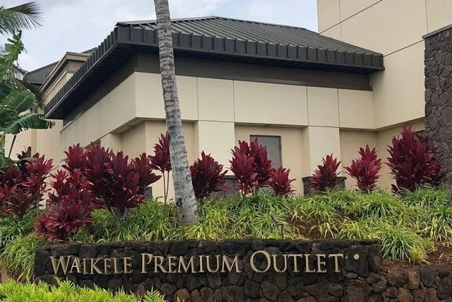 roundtrip-shuttle-from-waikiki-hotels-waikele-premium-outlets_1